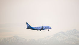 Alaska Airlines to buy Hawaiian Airlines in $1.9bn deal