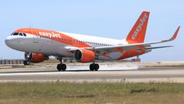 EasyJet plans route between Paris and Iceland