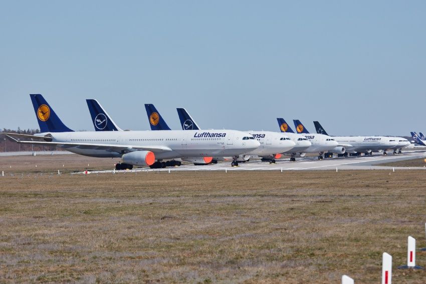 Lufthansa parked planes